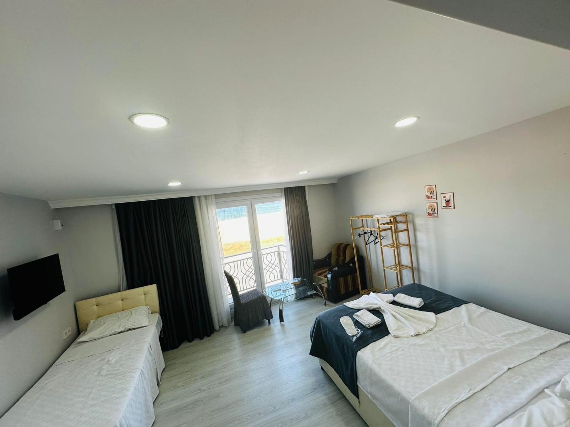 Holiday Beach Hotel Arnavutkoy 외부 사진
